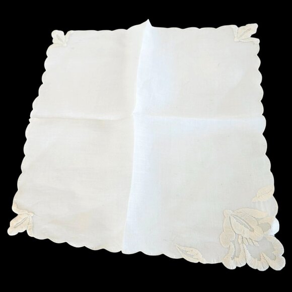 Tin Toy Soldier Instant Vintage Christmas Collection Hankie Decor Bundle - Picture 8 of 13